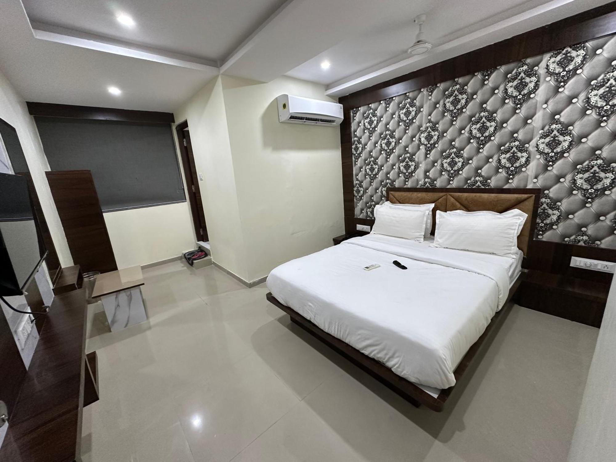 Hotel Golden View Vadodara Zewnętrze zdjęcie